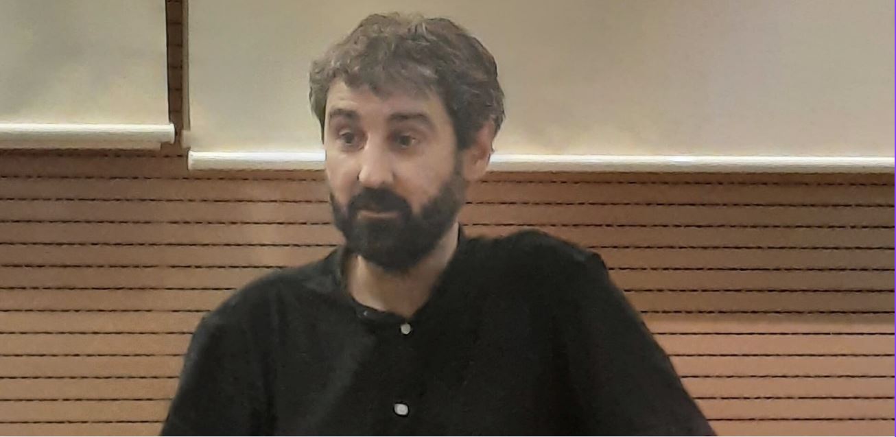 Miguel Angel Bernal Ilari és secretari executiu de la Comissió General de Pesca de la Mediterrània (CGPM) de l’Organització de les Nacions Unides per a l’Alimentació i l’Agricultura (FAO). Científic de reconegut prestigi, iniciat a l’Institut Espanyol d’Oceanografia (IEO), ha col·laborat en notòries universitats, per continuar en diferents llocs a la FAO, concretament a la Comissió General de Pesca del Mediterrani, en què ocupa el càrrec de secretari executiu des de desembre de 2022. La CGPM és una organització creada en el marc de l’ONU (FAO) el 1949, està formada per la Unió Europea i un total de 22 països de la ribera del Mediterrani i el mar Negre, i compta també amb la cooperació de sis països més interessats en el treball de la Comissió. El seu objectiu és garantir la conservació i aprofitament sostenible dels recursos marins vius i també el desenvolupament sostenible de l’aqüicultura a la zona d’aplicació.
			
			
				Entrevista