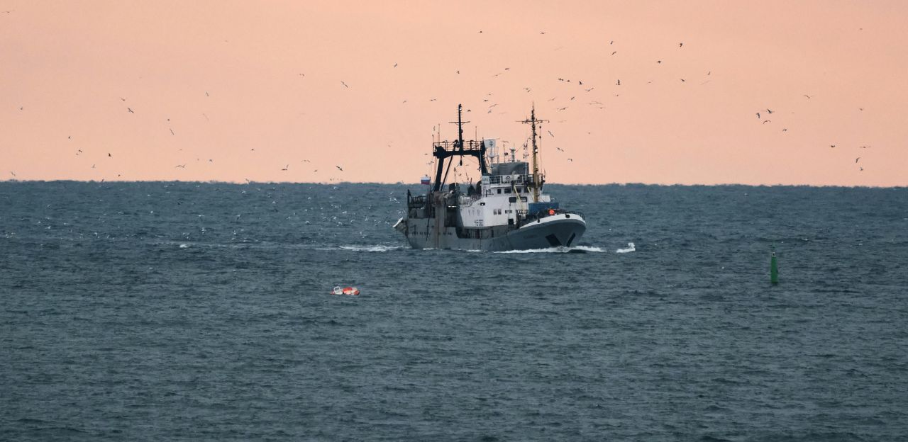 El conseller Ordeig presentant la campanya de suport al sector pesquer.
			
			
				espot i tota la pesca